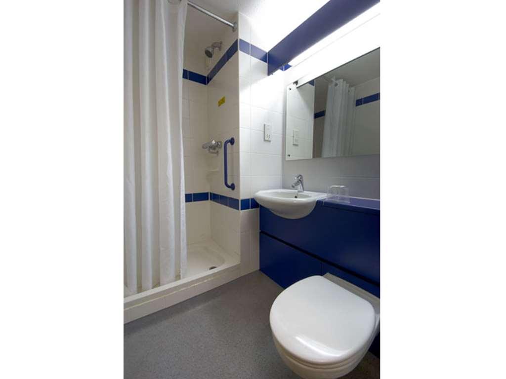 Travelodge Birmingham Oldbury オールドベリー エクステリア 写真
