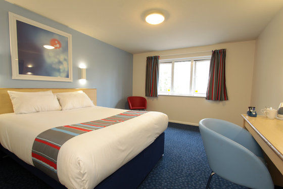 Travelodge Birmingham Oldbury オールドベリー 部屋 写真