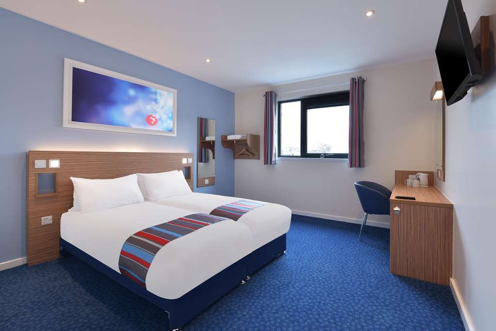 Travelodge Birmingham Oldbury オールドベリー 部屋 写真
